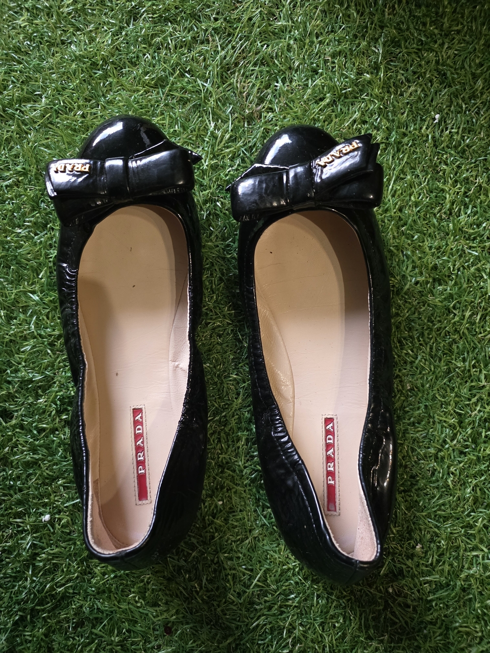 Prada Black Patent Leather Bow Flats with Gold Logo - Picture 5 of 6